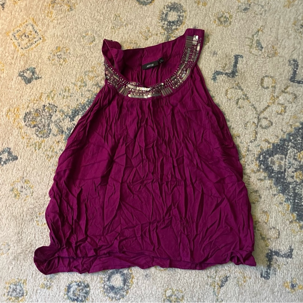 Sleeveless shirt